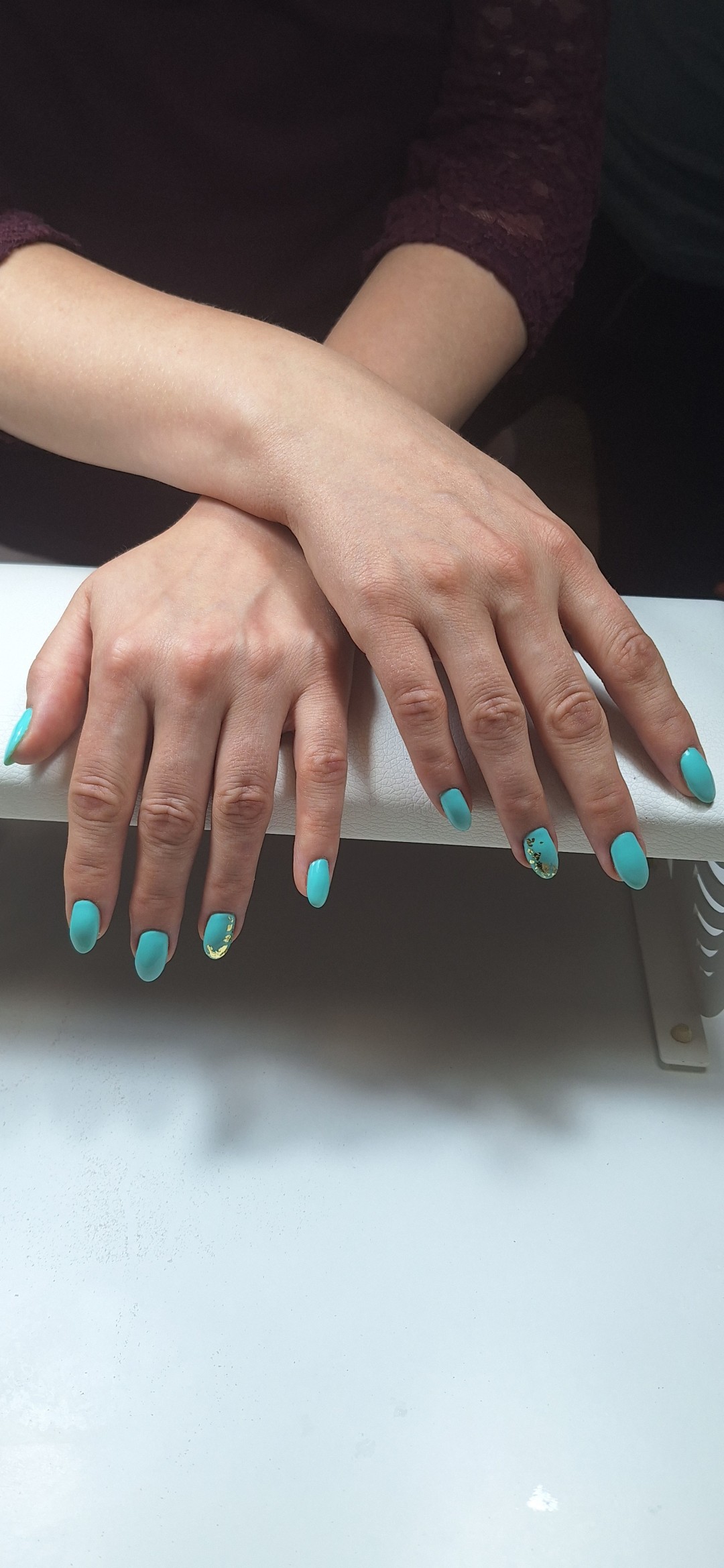 Monstera beauty salon #beograd Izlivanje noktiju Izlivanje noktiju gelom - M dužina noktiju
