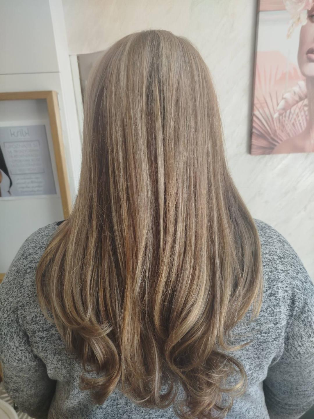 Skidanje boje + farbanje + feniranje - duga kosa - Beauty style hair J&D, Novi Sad Farbanje kose Frizerski saloni Farbanje kose, Novi Sad, Sajmište, Detelinara, Banatić