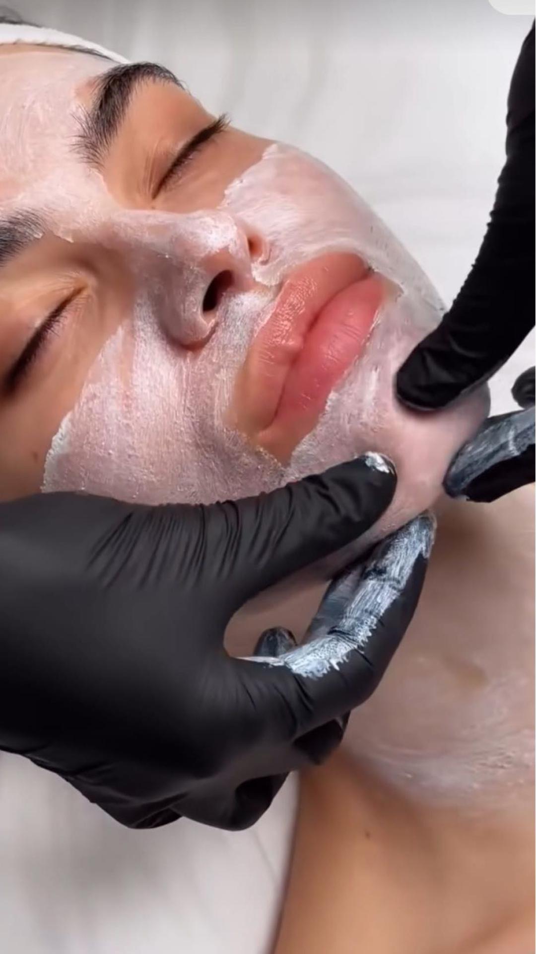 Deep Clean & AHA Glow Ritual (Higijenski tretman + AHA piling) - Esthetique Privé, Beograd Lifting / zatezanje kože Lice Lifting / zatezanje kože, Beograd, Centar, Stari grad, Dorćol