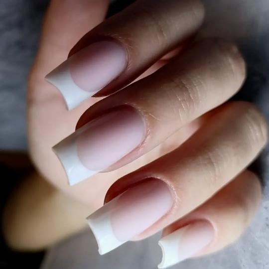 Esthetique Privé #beograd Izlivanje noktiju Izlivanje noktiju gelom - L dužina