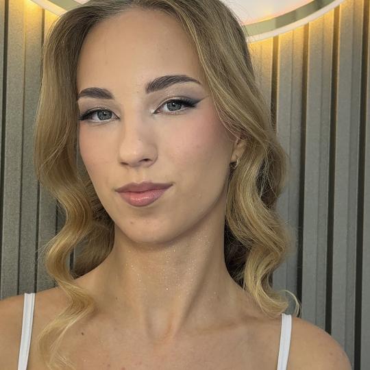 Princess beauty salon #nis Make-up / šminkanje Profesionalno šminkanje + veštačke trepavice