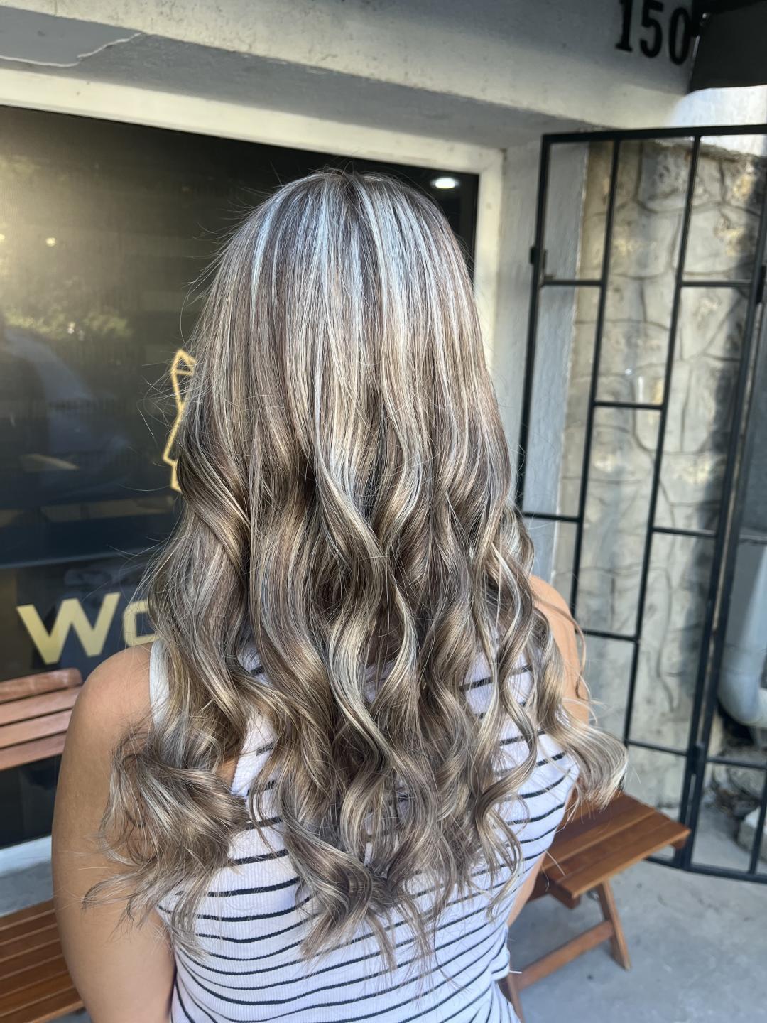 Pramenovi cela kosa + remedi tretman + šišanje + feniranje - Wolf Cut, Beograd Pramenovi Frizerski saloni i frizeri Pramenovi, Beograd, Voždovac
