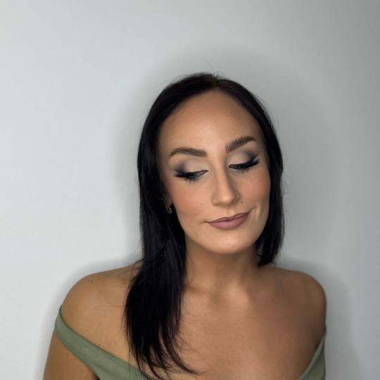 M Studio 0303 #novisad Make-up / šminkanje Profesionalno šminkanje + veštačke trepavice Lice