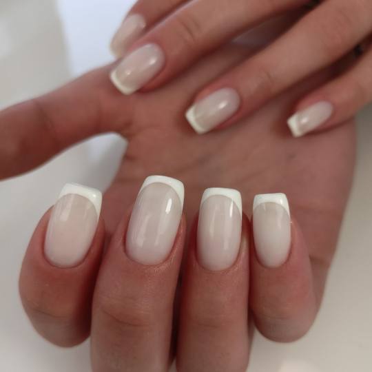 Nail office - TC BIG Rakovica #beograd Korekcija noktiju Korekcija noktiju gelom + french - S dužin