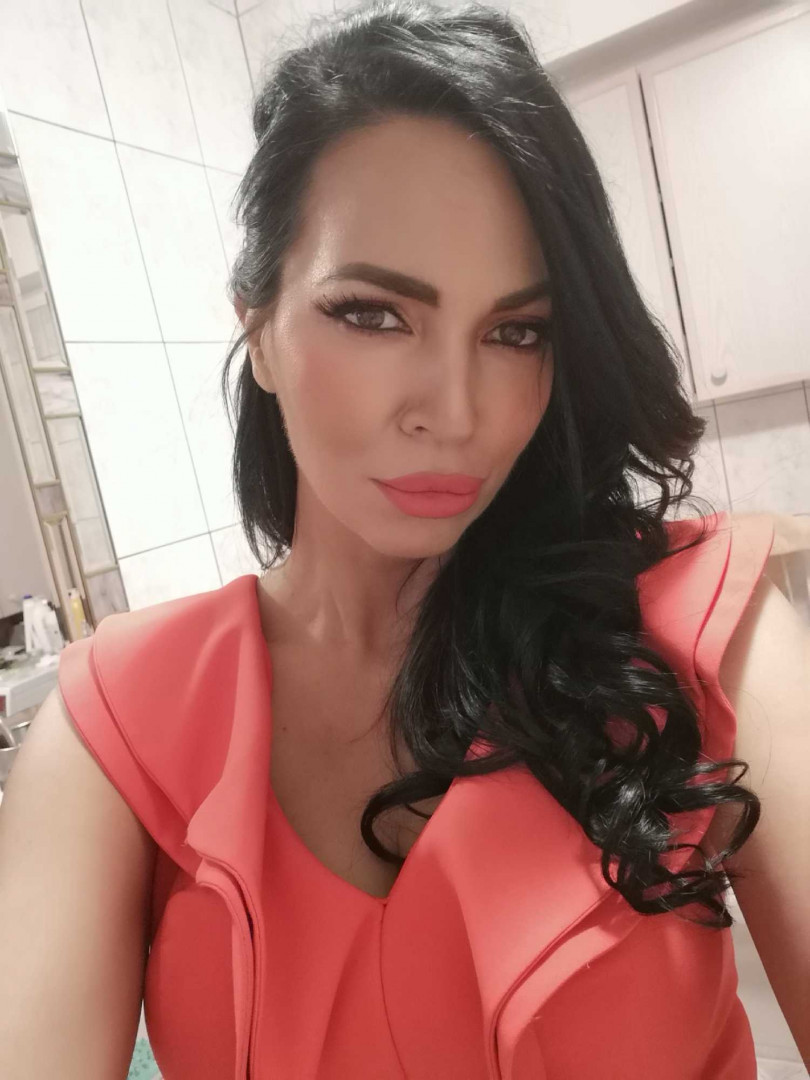 Bibi beauty centar #beograd Make-up / šminkanje Profesionalno šminkanje + veštačke trepavice