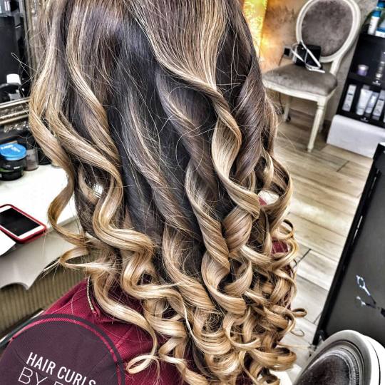 Bibi beauty centar #beograd Feniranje i stilizovanje Feniranje na ravno / lokne - duga kosa feniranj