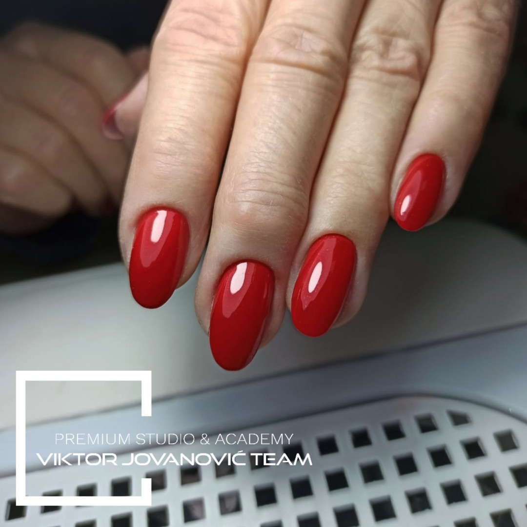 Korekcija noktiju - S velicina - BEAUTY CENTER Viktor Jovanović, Subotica Izlivanje noktiju Nokti Izlivanje noktiju, Subotica, Centar