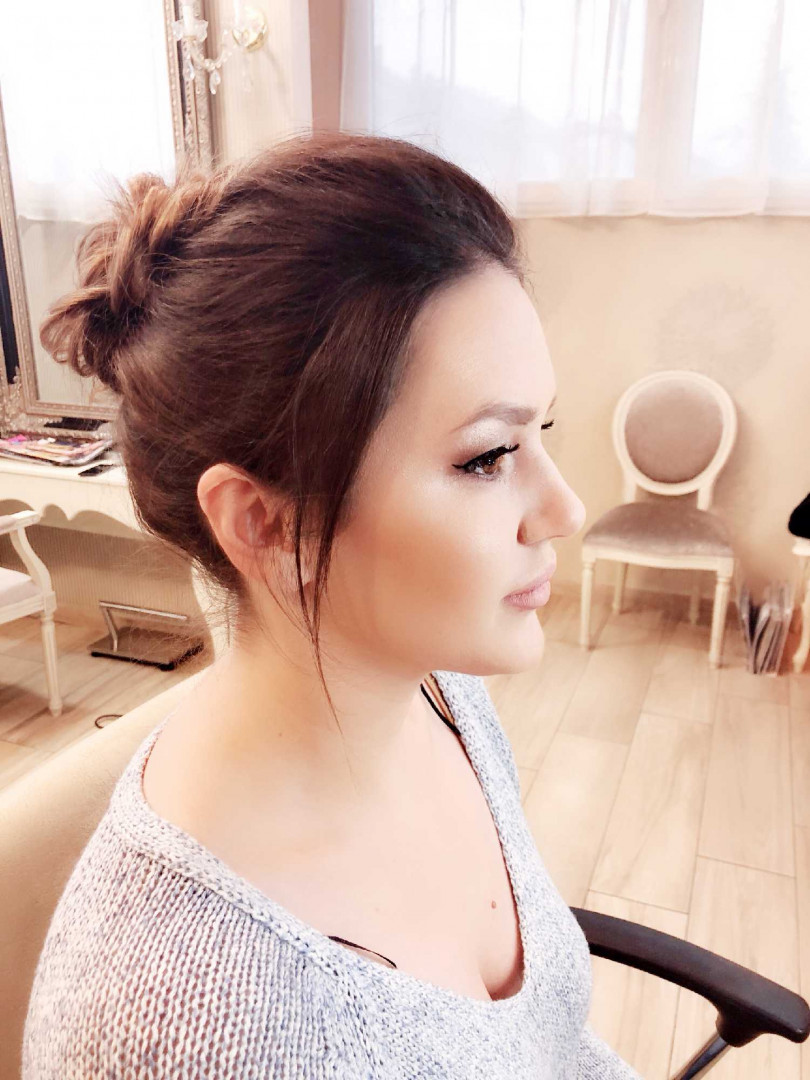 Bibi beauty centar #beograd Make-up / šminkanje Profesionalno šminkanje + veštačke trepavice + svečana frizura