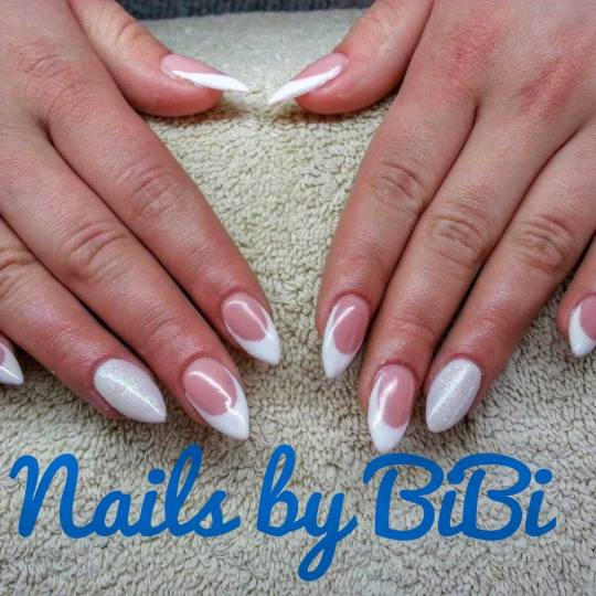 Bibi beauty centar #beograd Izlivanje noktiju Izlivanje noktiju gelom - kratki nokti Izlivanje sa ma