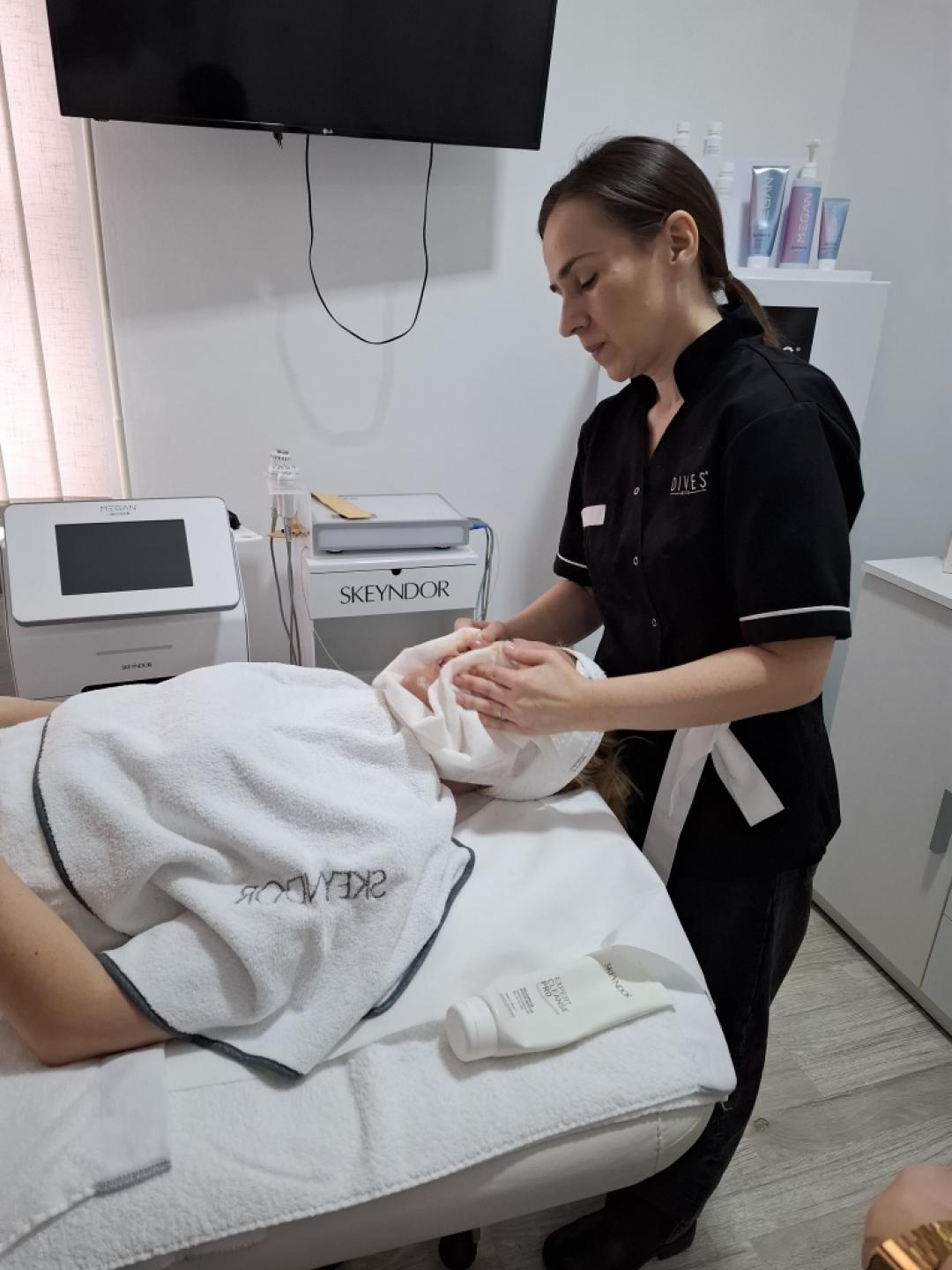 Iris + #beograd Tretman lica Tretman lica voćnim kiselinama