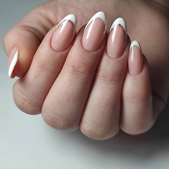 Beauty House by Marija Mitrović #nis Izlivanje noktiju Korekcija noktiju gelom - M dužina