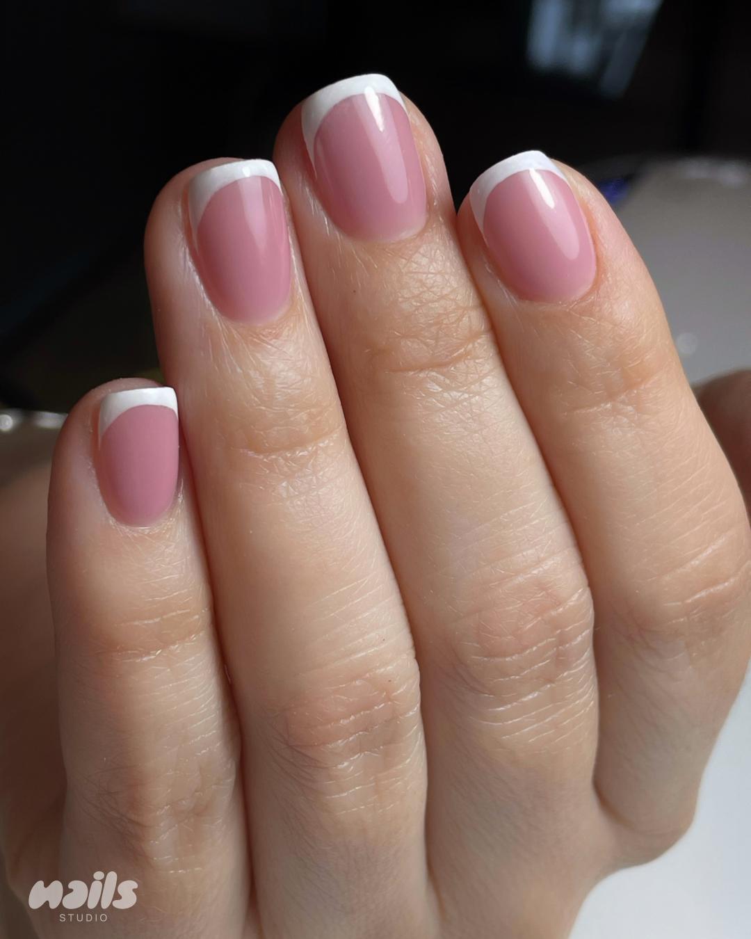 Gel lak / rubber baza - Nails Studio, Beograd Ojačavanje noktiju Nokti Ojačavanje noktiju, Beograd, Banovo brdo