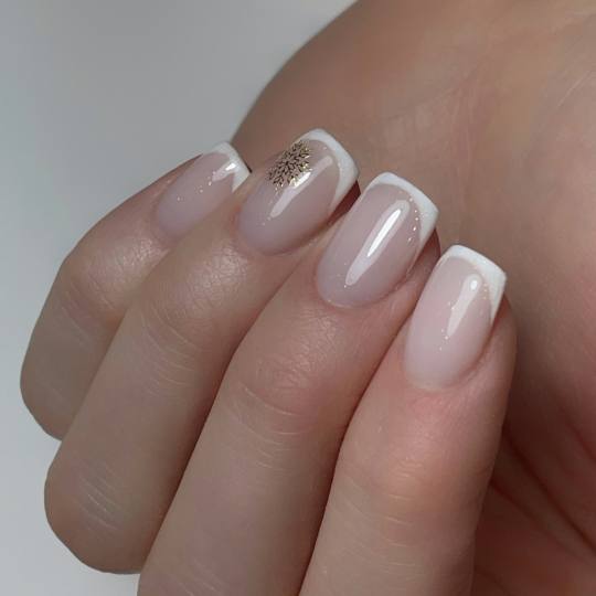 Nails Studio #beograd Izlivanje noktiju Izlivanje noktiju gelom - S dužina