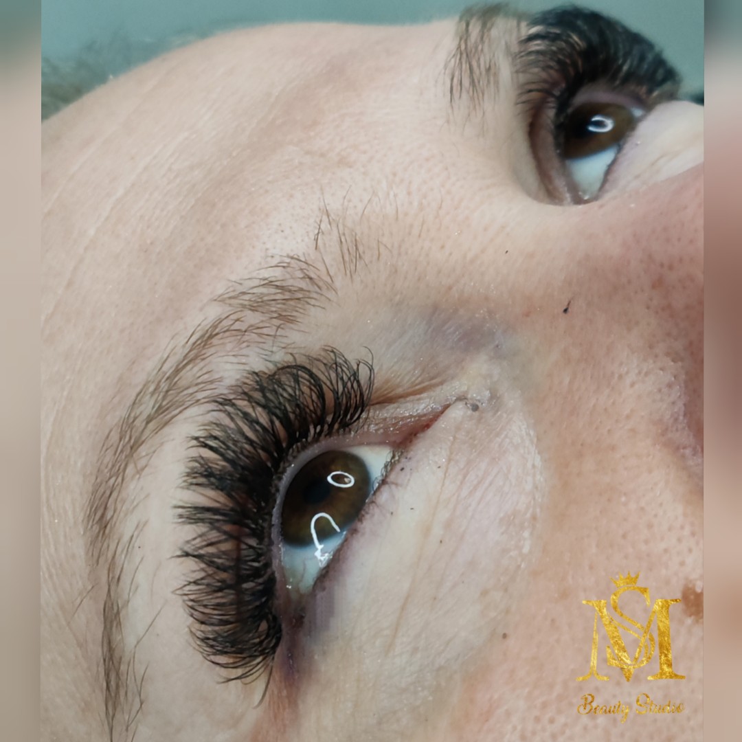 SM Beauty studio #nis Nadogradnja trepavica Nadogradnja svilenih trepavica - hybrid Y