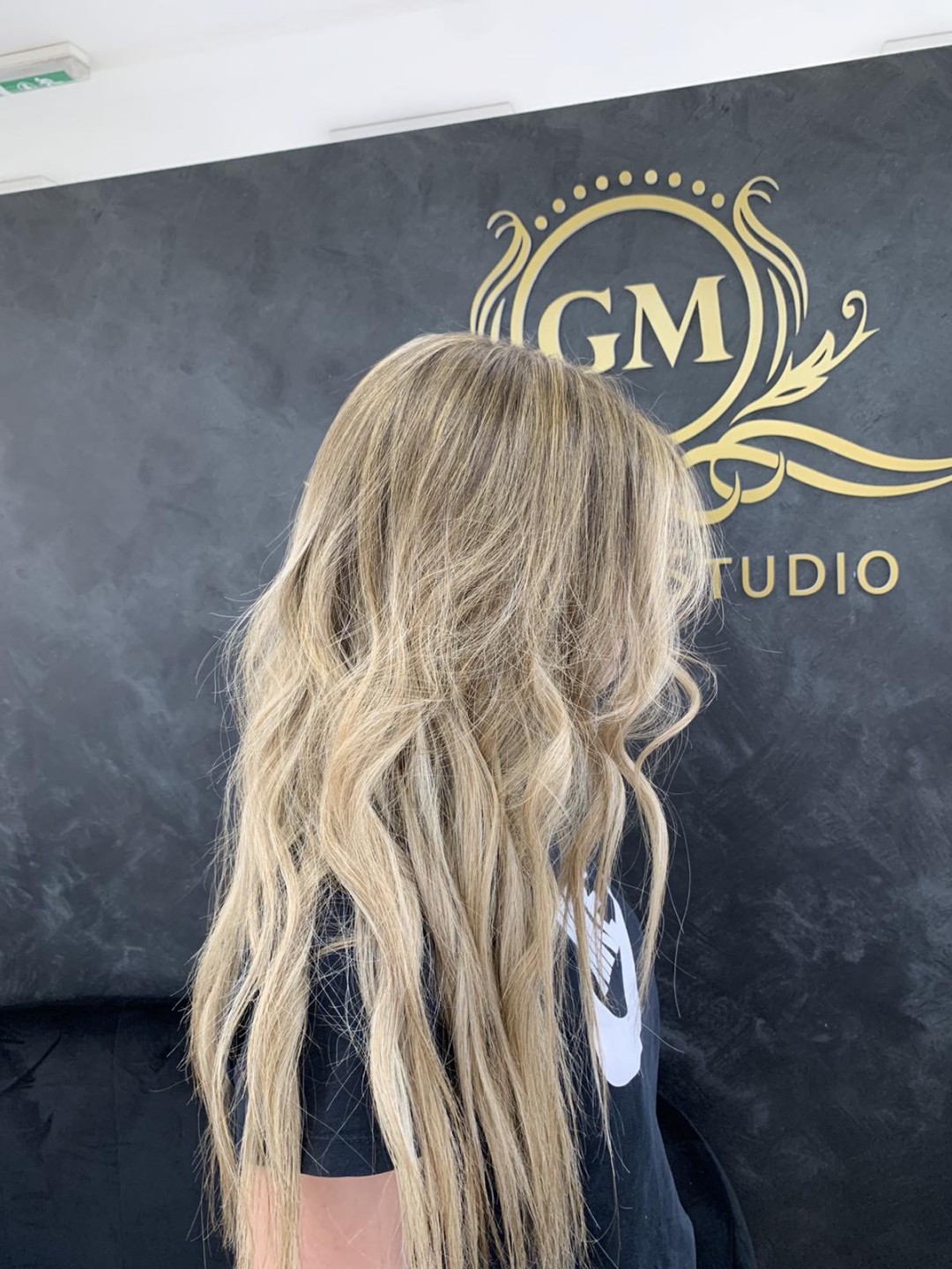 GM Beauty studio #beograd Pramenovi Pramenovi na foliju - ekstra duga kosa