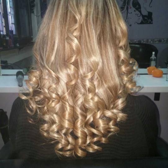 Hair play #beograd Uvijanje, lokne i talasi lokne na presu Lokne sa presom - srednja dužina kose