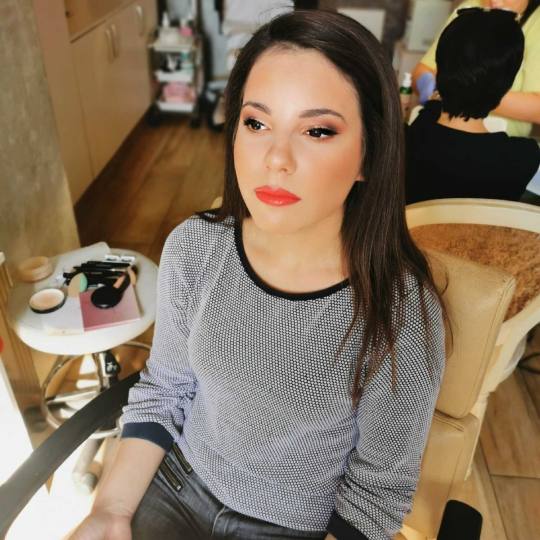 Bibi beauty centar #beograd Make-up / šminkanje Profesionalno šminkanje + feniranje ravno bibi hai