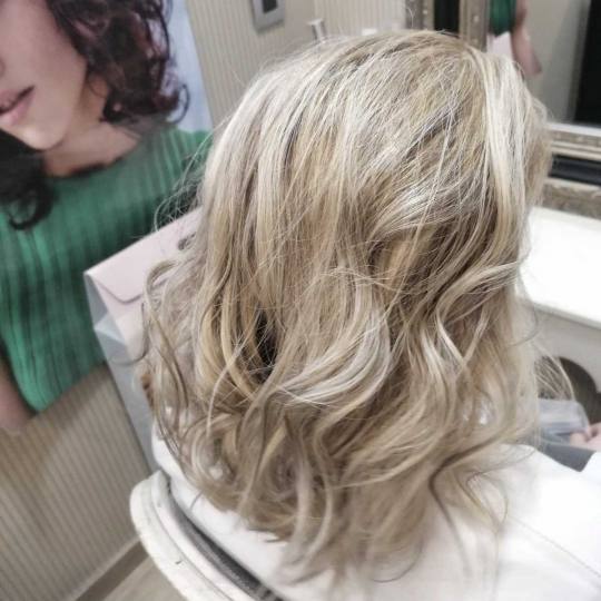 Bibi beauty centar #beograd Pramenovi Pramenovi na foliju u 1 / 2 boje / blanšem + preliv - kosa sr