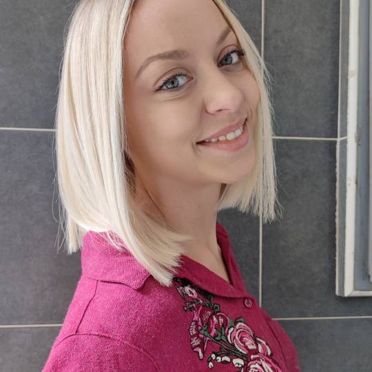 Cut 'n' Go #novisad Ombre, sombre, balayage Balayage - kosa srednje dužine Na ovom modelu