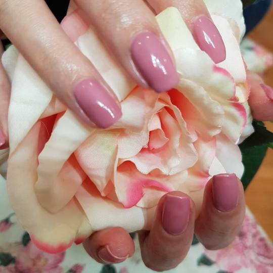 Unna Centar #beograd Manikir #manikir #trajnilak Spa manikir + gel lak CUCCIO COLOUR VENEER SOAK OFF