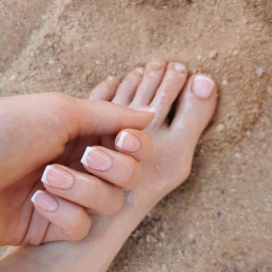 Beauty Studio Asja 2 #novisad Lakiranje noktiju Manikir + gel lak - S dužina Manikir i pedikir sa g