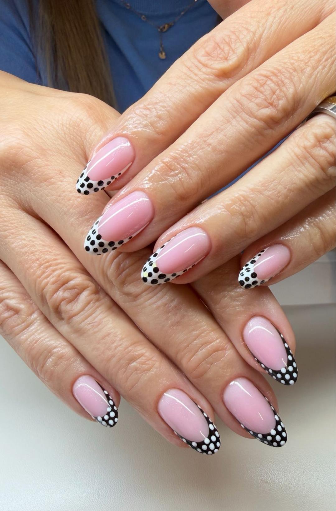Izlivanje noktiju + nail art - Bibi beauty centar, Beograd Ukrašavanje noktiju Nokti Ukrašavanje noktiju, Beograd, Banovo brdo