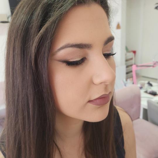 Beauty Team J&S 037 #krusevac Make-up / šminkanje Profesionalno šminkanje + veštačke trepavice