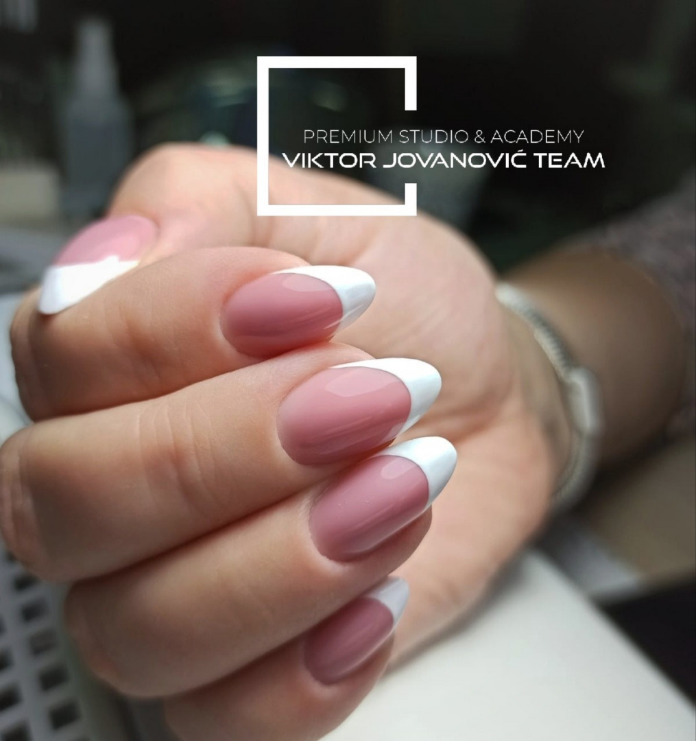 Korekcija noktiju - S velicina - BEAUTY CENTER Viktor Jovanović, Subotica Izlivanje noktiju Nokti Izlivanje noktiju, Subotica, Centar