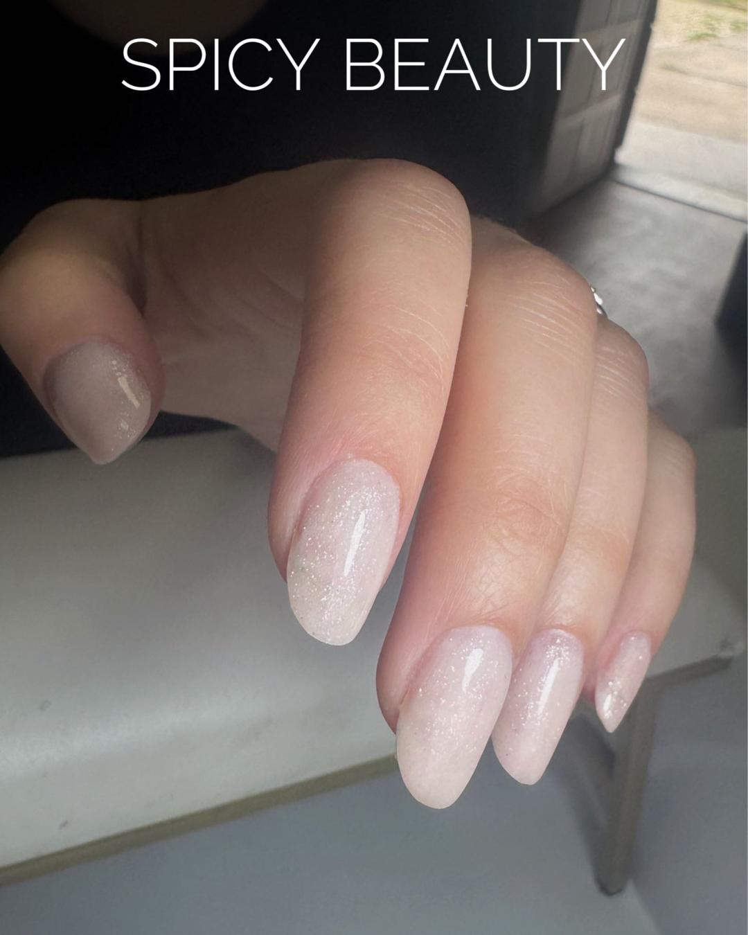 Spicy beauty #beograd Ojačavanje noktiju Ojačavanje noktiju rubber bazom - S dužina