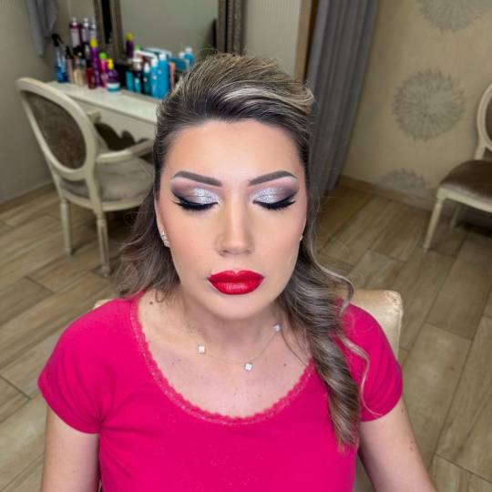 Bibi beauty centar #beograd Make-up / šminkanje Profesionalno šminkanje + veštačke trepavice #sm
