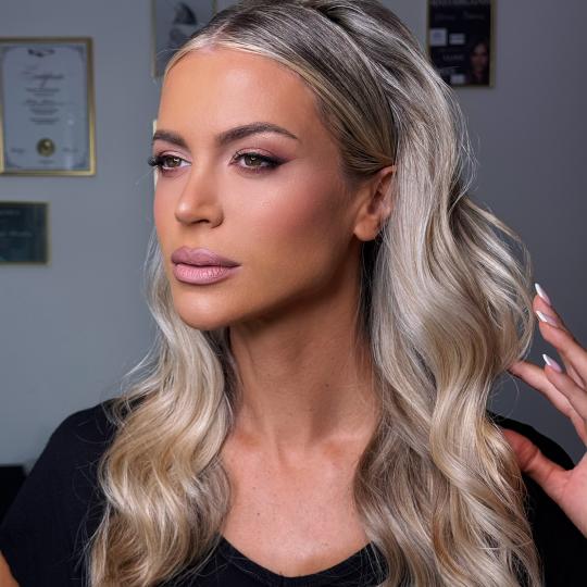 The Mat beauty #beograd Svečane i frizure za svadbu Profesionalna šminka i frizura