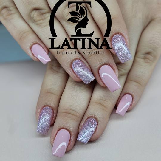 Latina beauty studio #beograd Izlivanje noktiju Korekcija noktiju gelom - do šablona 3