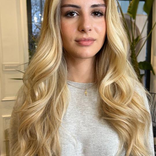 Esthetique Privé #beograd Pramenovi Pramenovi na foliju +Preliv + Feniranje +Šišanje +Black Cavia