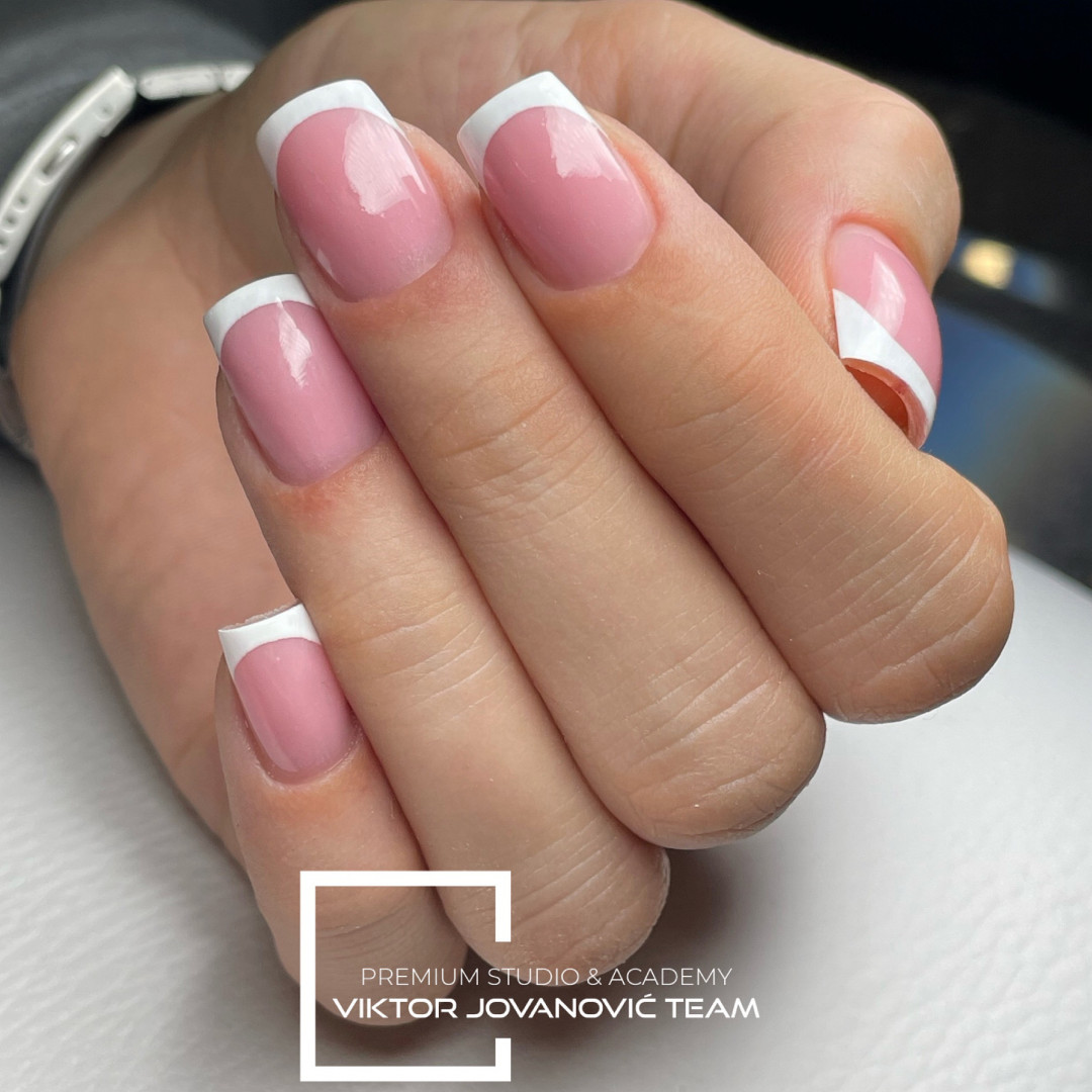 Korekcija noktiju - M velicina - BEAUTY CENTER Viktor Jovanović, Subotica Nadogradnja noktiju Nokti Nadogradnja noktiju, Subotica, Centar