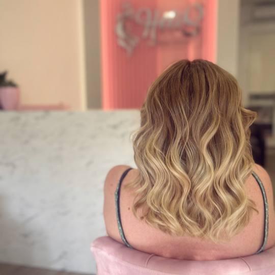 HeliS #beograd Pramenovi Pramenovi na foliju / Balayage + preliv + feniranje - kosa srednje dužine
