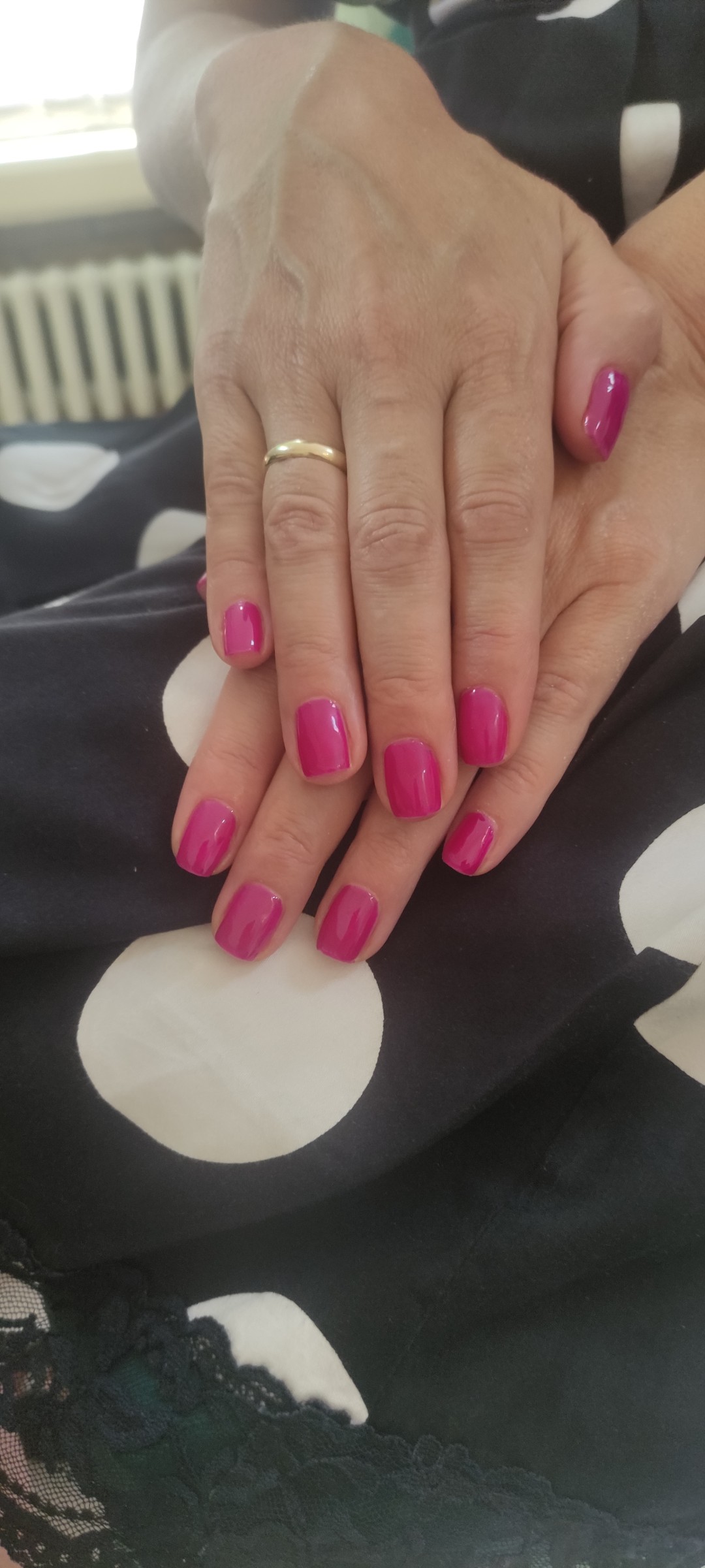 Ojačavanje prirodnih noktiju gel lakom - Pro studio Scarlet, Beograd Ojačavanje noktiju Nokti Ojačavanje noktiju, Beograd, Bežanijska kosa, Bežanija, Ledine, Surčin