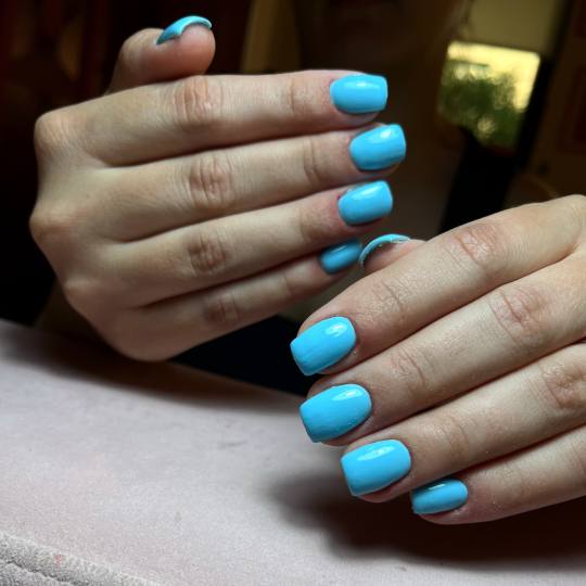 Xenija Beauty Room #beograd Manikir Ojacavanje noktiju gelom i korekcija S duzina