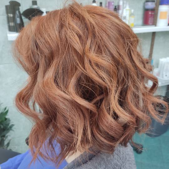Candy S #novisad Feniranje i stilizovanje Feniranje WAVES, na talase - kosa srednje dužine