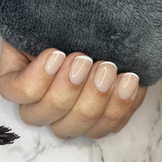 31 Beauty Salon #beograd Manikir Manikir Manikir + gel lak - french