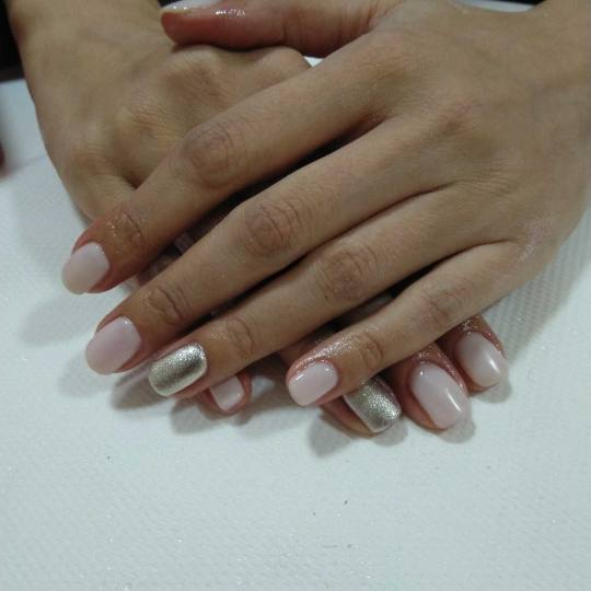 Diamond 555 #beograd Gel lak Gel lak Gel lak U cenu je uključeno skidanje prethodnog gel laka ukoli