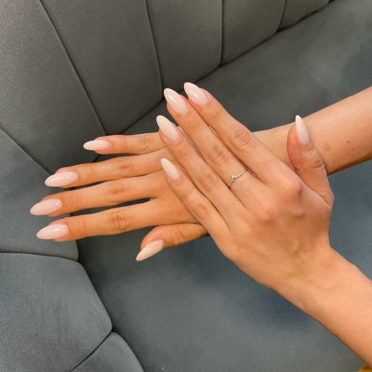 Beauty room Zvezdara #beograd Izlivanje noktiju Korekcija izlivanja noktiju gelom - M dužina