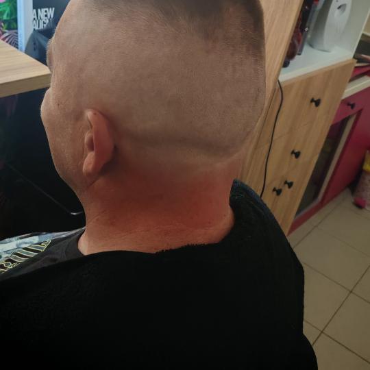 Micika Beauty #novisad Muško šišanje Muško šišanje + sređivanje brade Jedno šišanje – ogr