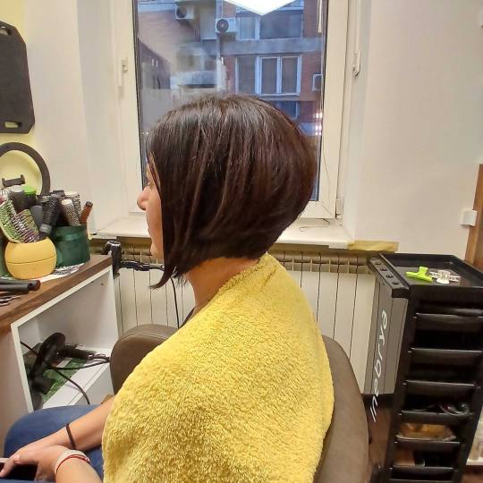 Studio lepote Krin #beograd Žensko šišanje Žensko šišanje + feniranje ravno - kosa srednje du