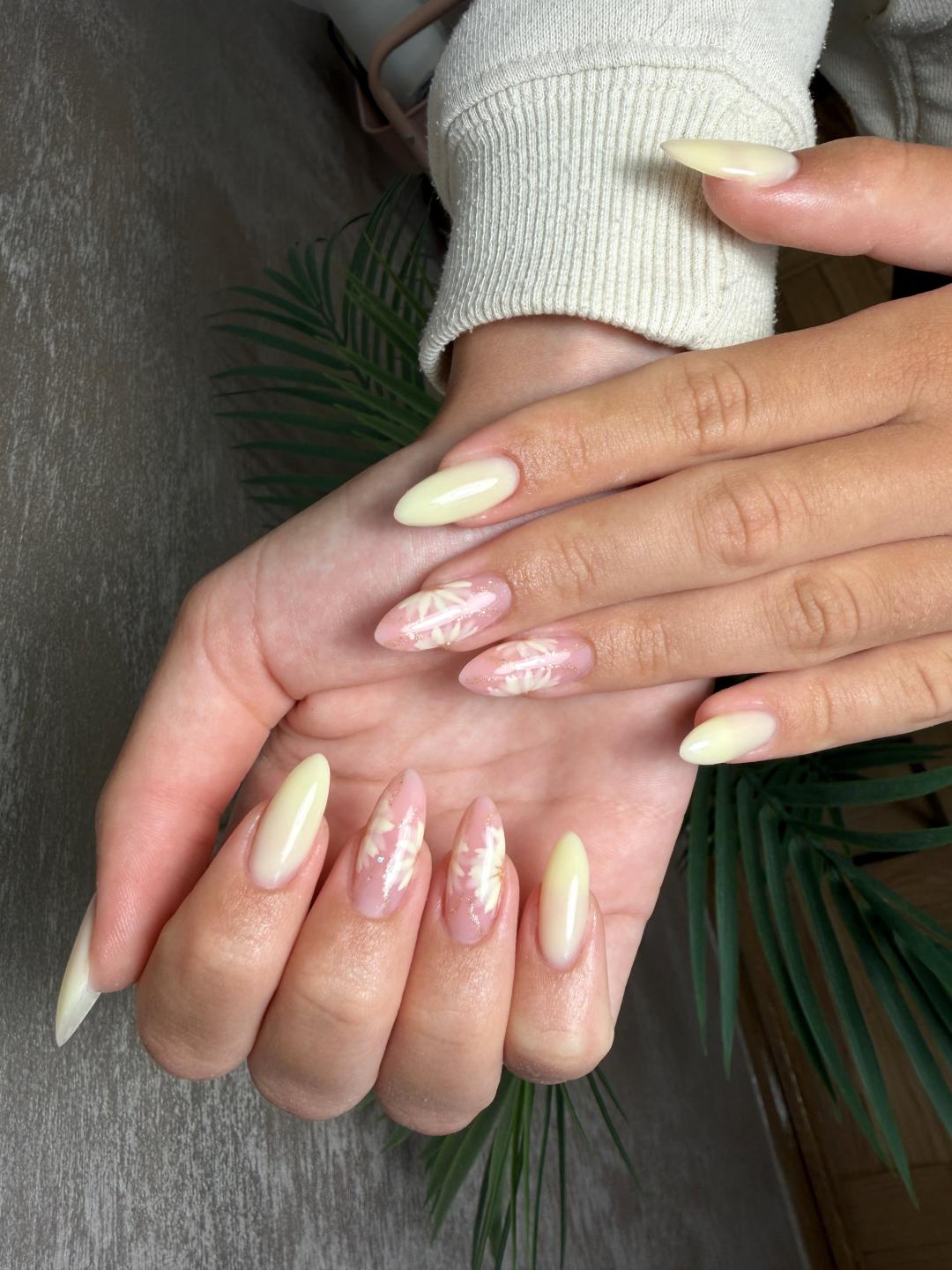 Korekcija izlivanja noktiju gelom - M dužina - Beauty room Zvezdara, Beograd Izlivanje noktiju Nokti Izlivanje noktiju, Beograd, Zvezdara