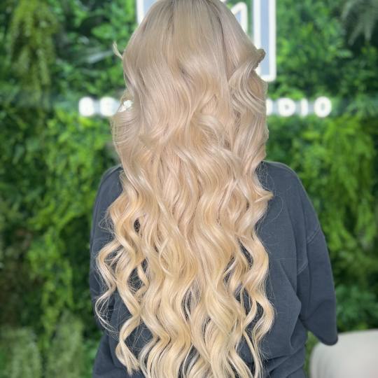 MN Beauty studio #beograd Feniranje i stilizovanje Talasi presom - duga kosa