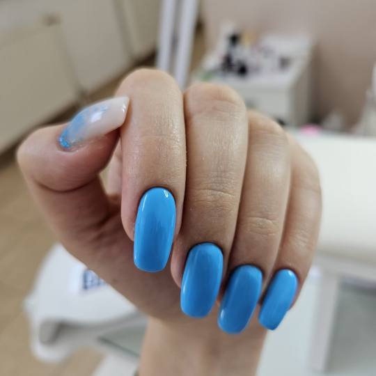 Beauty centar by Alex R #novisad Ojačavanje noktiju Ojačavanje prirodnih noktiju gelom + trajni la