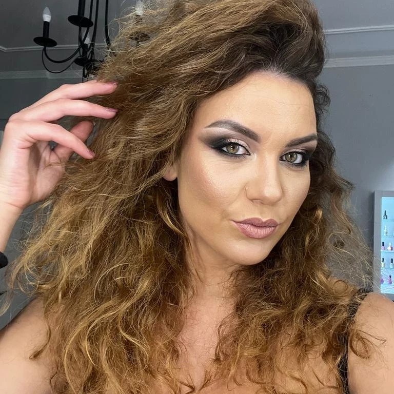 Ena beauty studio #nis Make-up / šminkanje Profesionalno šminkanje - bez veštačkih trepavica
