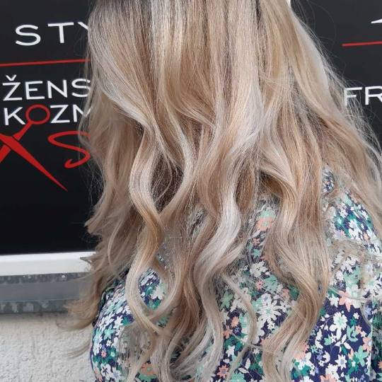 X Style #novisad Farbanje kose Pramenovi u jednoj boji + preliv - ekstra duga / duga i gusta kosa