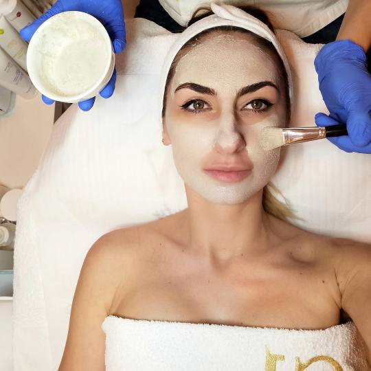 Glow beauty studio #beograd Tretman lica Fito piling lica
