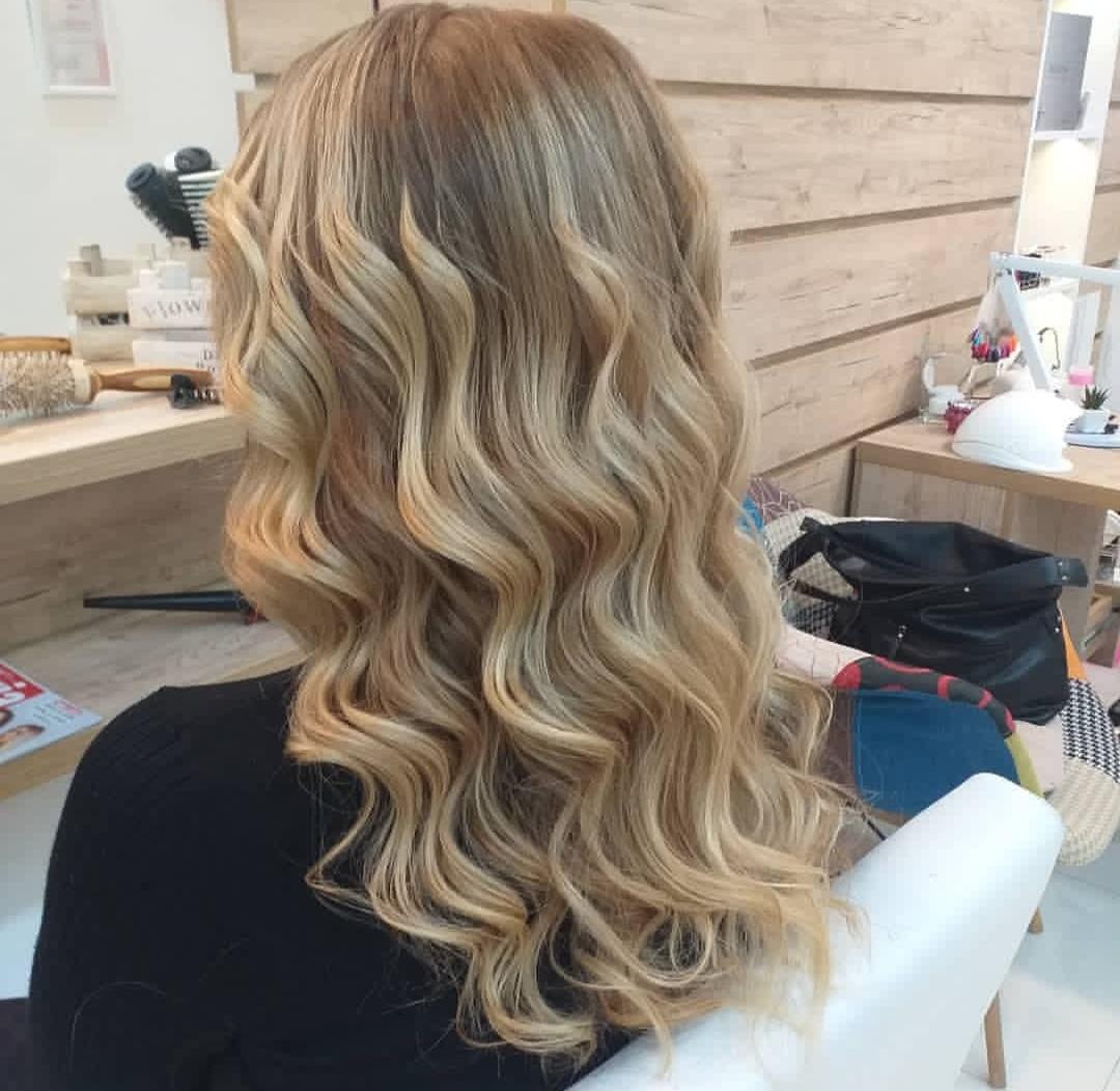 Kardashians Beauty Style #novisad Feniranje i stilizovanje Feniranje na talase - kosa srednje dužine